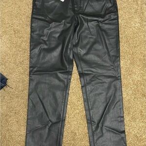 White House Black Market MidRise Straight Crop Size 6